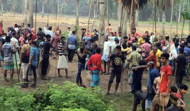ফরিদপুরে ঢাকঢোল পিটিয়ে হামলার ঘোষণা ৩ গ্রামের 