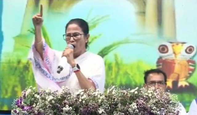 মোদির ‘ডাবল ইঞ্জিন’ সরকার চোরের সর্দার-গাদ্দার: মমতা