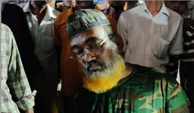 মদ্যপ অবস্থায় আইল্যান্ডে গাড়ি তুলে ধরা ৮ মামলার আসামি