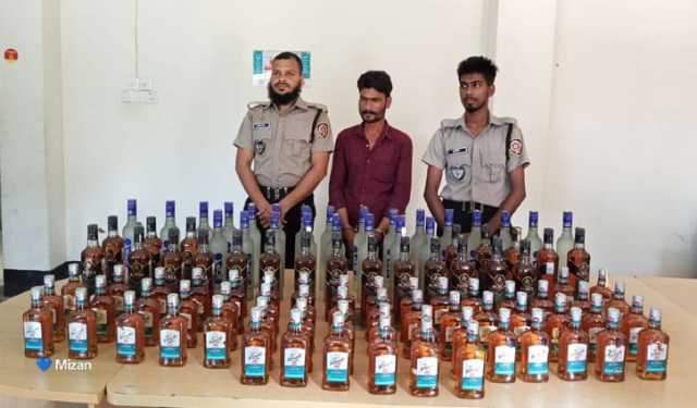 নেত্রকোণায় ভারতীয় মদসহ আটক ১