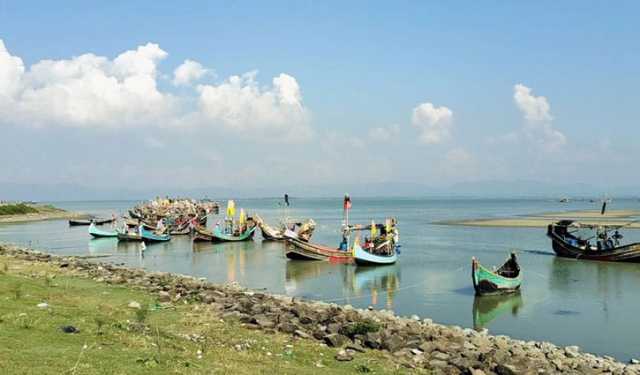 নাফ নদী থেকে অজ্ঞাত মরদেহ উদ্ধার