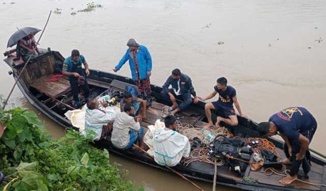 ধলাই নদে বাল্কহেড ডুবি: নিখোঁজ দুই শ্রমিকের লাশ উদ্ধার