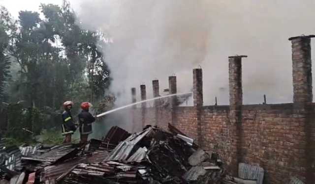 রংপুরে তুলার কারখানায় অগ্নিকাণ্ড