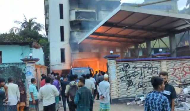সাবেক এমপি নয়নের বাড়িতে চতুর্থ বার আগুন