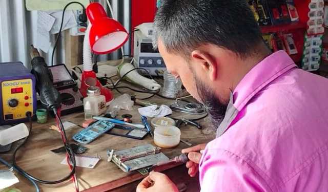 আধা অকেজো শরীর নিয়েও থামেননি আক্কাস, দরকার একটি হুইল চেয়ার