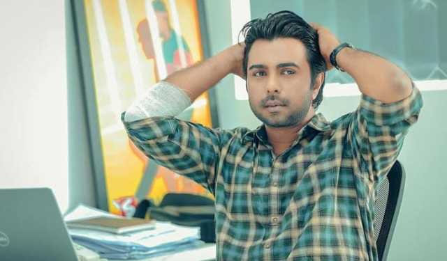 দেশে ফিরলেন অপূর্ব!