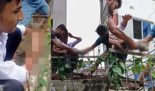 ক্লাস ফাঁকি দিয়ে দেয়াল টপকাতেই হাতে ঢুকল রড