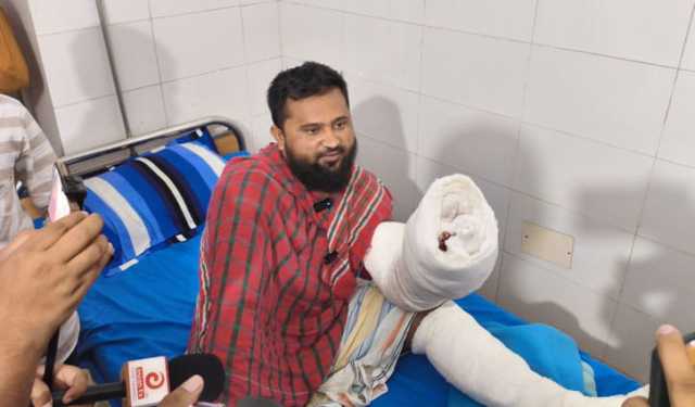পায়ের আঙুল লাগানো হলো হাতে