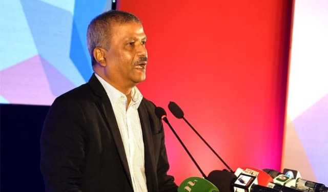 অনর্থক স্বাস্থ্য পরীক্ষার অত্যাচার বন্ধ করুন: আসিফ নজরুল