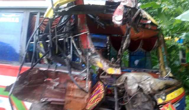 বরিশালে দুই বাসের সংঘর্ষে আহত ৬