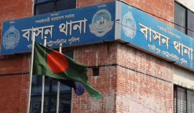 এবার সাংবাদিক তুহিনের হত্যাস্থলে শরবত বিক্রেতাকে ছুরিকাঘাত