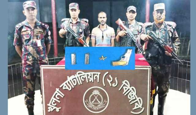 বেনাপোলে বিদেশি পিস্তল-গুলিসহ অস্ত্র ব্যবসায়ী আটক