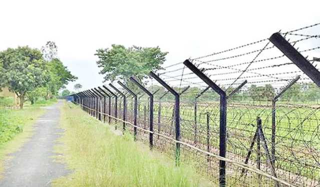 ভারতে অনুপ্রবেশের সময় ১০ বাংলাদেশি আটক