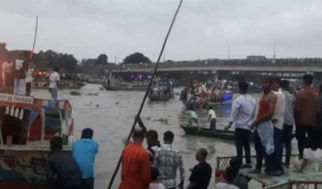 কালিয়াকৈরে প্রতিমা বিসর্জনের সময় নৌকাডুবি, নিখোঁজ ২
