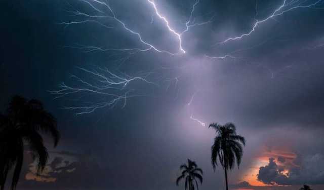 ঝিনাইদহে বজ্রপাতে দুই কৃষকের মৃত্যু