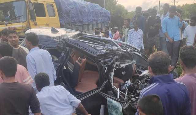 রামুতে বাস-প্রাইভেটকার সংঘর্ষের ঘটনায় মা-মেয়ের মৃত্যু