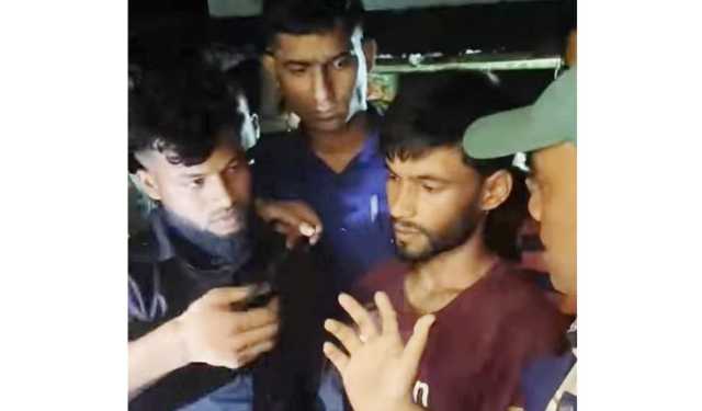 চকরিয়ায় অস্ত্রসহ দুই যুবক গ্রেপ্তার