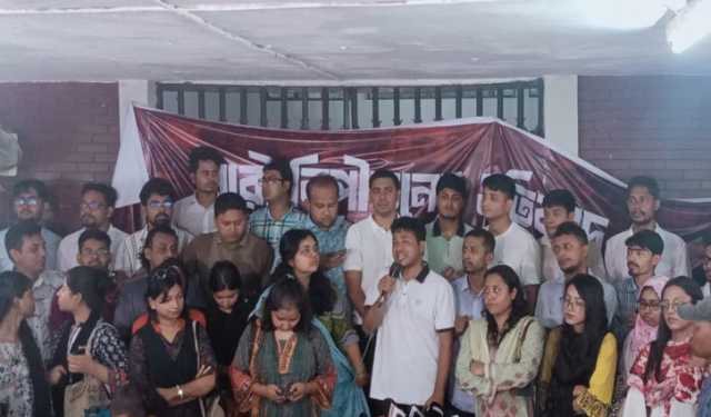 নারী শিক্ষার্থীদের হেনস্তার প্রতিবাদে ঢাবিতে ছাত্রদলের বিক্ষোভ