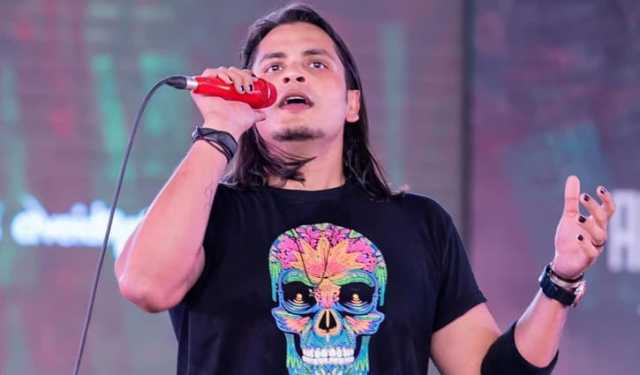 সংগীতশিল্পী দীপ মারা গেছেন