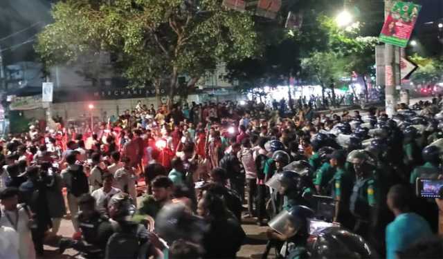 রাজধানীতে জাতীয় পার্টি-গণঅধিকার পরিষদ সংঘর্ষ