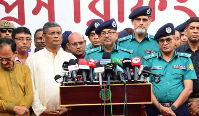 পূজায় নিশ্ছিদ্র নিরাপত্তা ব্যবস্থা নেওয়া হয়েছে: ডিএমপি কমিশনার