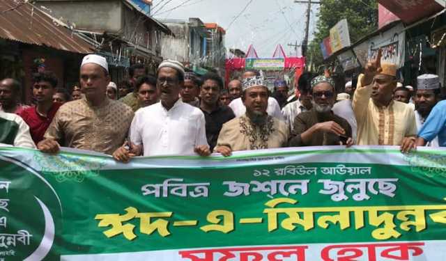 দেশে ধর্মীয় গৃহযুদ্ধ লাগায়েন না, সরকারকে ফজলুর রহমান