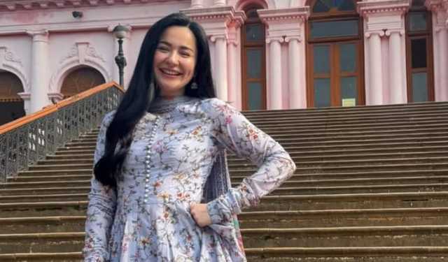 ঢাকায় হানিয়া আমির, ভক্তদের জন্য বিশেষ চমক