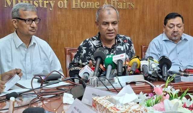 আরাকান আর্মি বেঁচে আছে মাদক বিক্রির ওপর: স্বরাষ্ট্র উপদেষ্টা