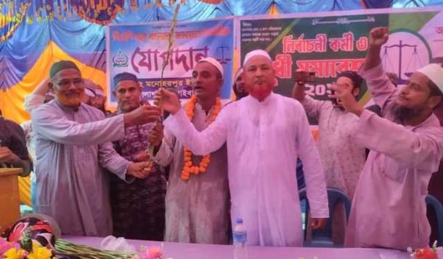 গাইবান্ধায় নেতাকর্মী নিয়ে জামায়াতে যোগ দিলেন শ্রমিকদল নেতা