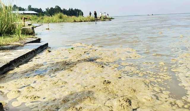 যমুনায় পানি বৃদ্ধি, ধসে গেল ৩৫ মিটার বাঁধ