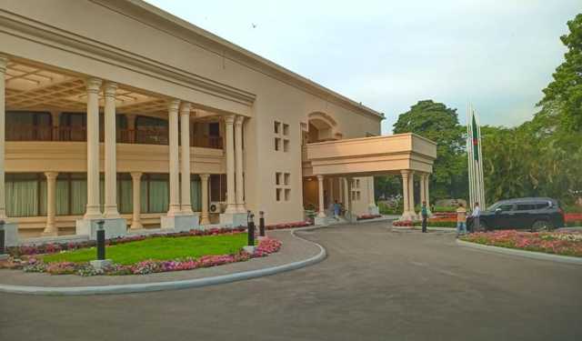 প্রধান উপদেষ্টার সঙ্গে বৈঠকে জামায়াত নেতারা