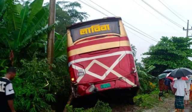 গৌরনদীতে বাসচাপায় মোটরসাইকেল চালক নিহত