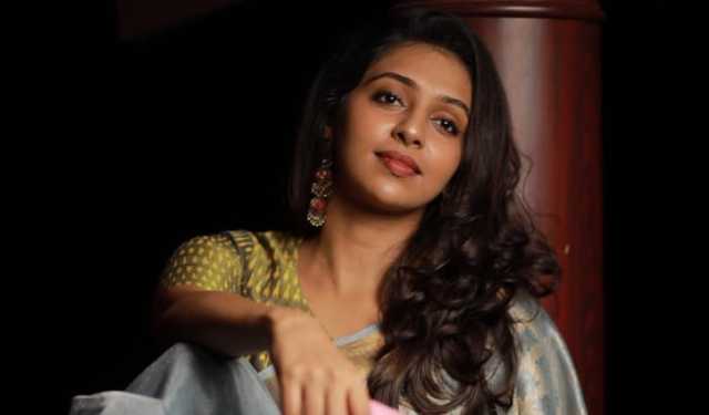 অপহরণের অভিযোগে অভিনেত্রীর বিরুদ্ধে মামলা