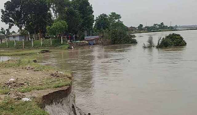 পদ্মার ভাঙনে বিলীন বিজিবির একটি বিওপি