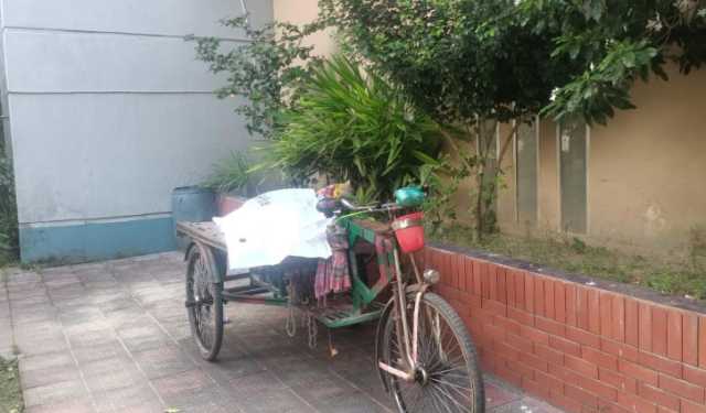শিশু সন্তানের সামনে মাকে কুপিয়ে হত্যা, আটক ১