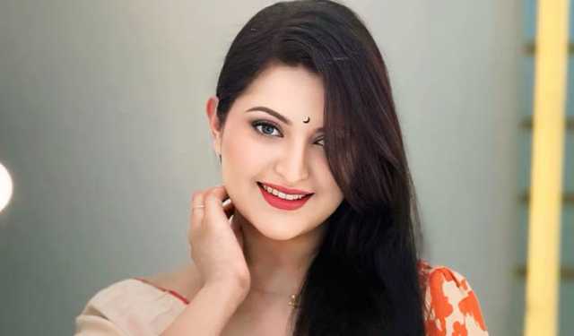প্রেমের গুঞ্জন উসকে দিলেন পরীমনি