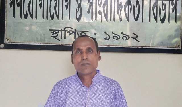 রাকসু নির্বাচনে প্রার্থী চার কন্যার পিতা ৫১ বছর বয়সি মোর্শেদ