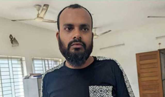 ছোট ভাইয়ের বউকে কুপিয়ে হত্যার পর থানায় আত্মসমর্পণ