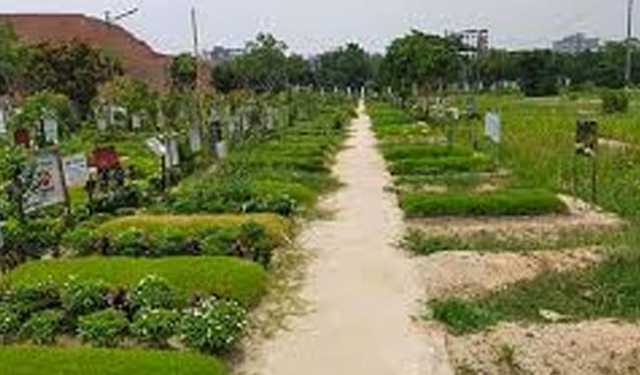 রায়েরবাজার কবরস্থানের অজ্ঞাত লাশ উত্তোলন ‘আজ নয়’