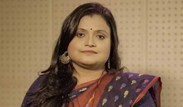 বিরতির পর নতুন গান নিয়ে আসছেন পিয়া বৈশ্য