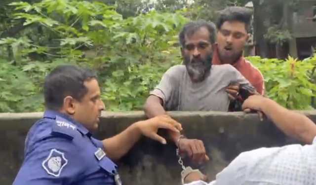 আদালত থেকে পালালো আসামি, ঝোপ থেকে ধরে আনল জনতা 