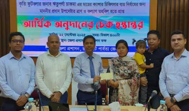 ফুটবলার ঋতুপর্ণার মায়ের চিকিৎসায় প্রধান উপদেষ্টার আর্থিক সহায়তা