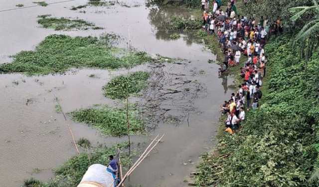 জন্মদিনের পরদিন নদীতে ঝাঁপ কলেজছাত্রীর