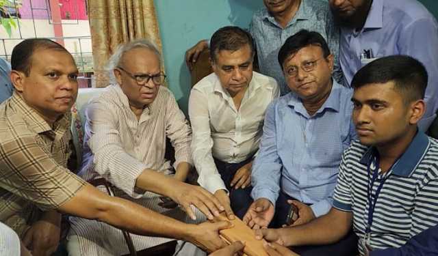 প্রশাসনে ঘাপটি মেরে থাকা শেখ হাসিনার প্রেতাত্মারা সরব: রিজভী