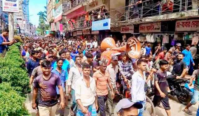 সিলেট জেলা প্রশাসকের কার্যালয় ঘেরাও