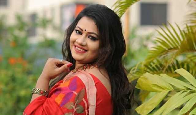 দুর্গাপূজায় শিমু দে’র একক গান ‘ভুবন মোহিনী মাগো’