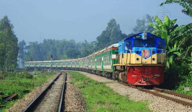 কুষ্টিয়ায় ট্রেনে কাটা পড়ে বৃদ্ধের মৃত্যু