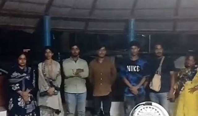 সাতক্ষীরার তলুইগাছা সীমান্ত দিয়ে ১৬ বাংলাদেশীকে হস্তান্তর