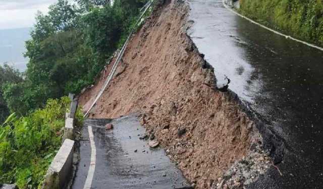 এক রাতের বৃষ্টিতে দার্জিলিংয়ে ১৪ জনের মৃত্যু