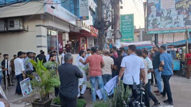 নাটোরে বিএনপির কাশেম গ্রুপের মিছিল দুলু সমর্থকদের ধাওয়ায় পণ্ড